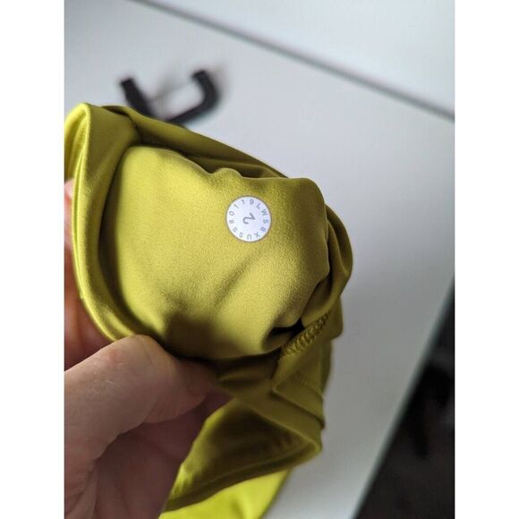 LULULEMON ATHLETICA Fast Free Tight 28' (Non Reflective) in Golden Lime Size 2 - Picture 7 of 7